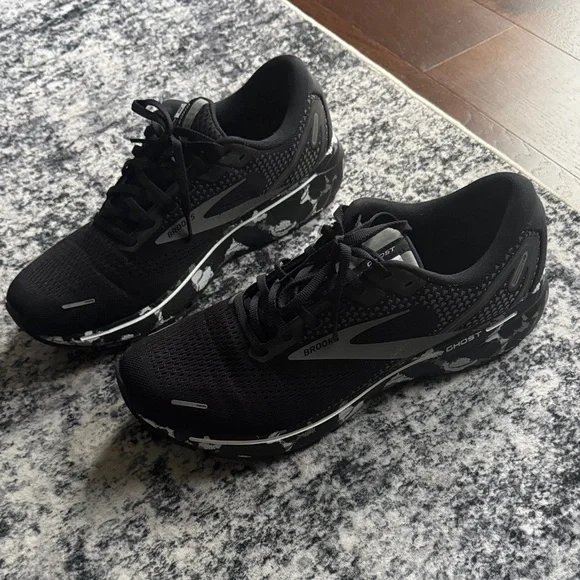 Brooks Ghost 14 size 13 men’s Black and White Sneakers - Picture 2 of 10